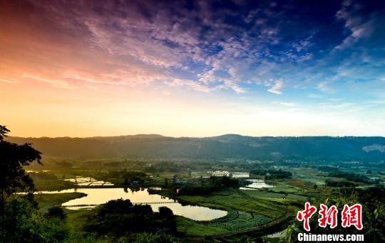 ���߼t�����(n��i)���r(n��ng)�񹤷��l(xi��ng)��(chu��ng)�I(y��)�ء��¸�·��