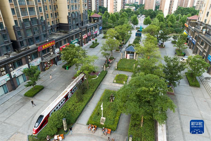 �����Aȫý�^�l���^�M(j��n)������ �����r(sh��)�����Ƿ�ʮ�ꡤ�D�Ļ���(d��ng)����1���������^���V��(xi��)���|(zh��)���l(f��)չ��ƪ��