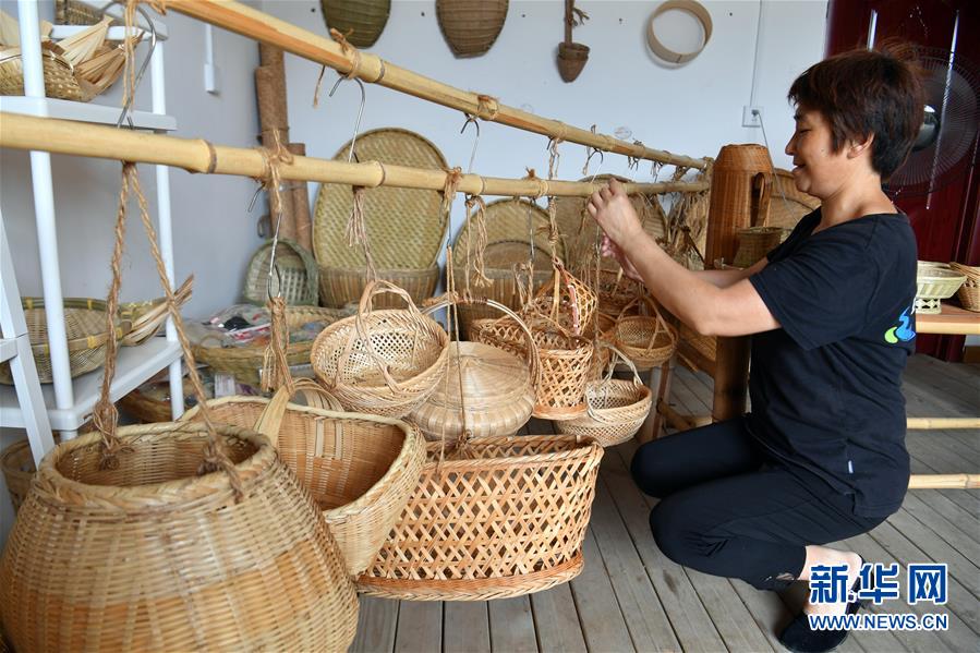 �����Aȫý�^�l�������҂���С������D�Ļ��ӣ���10����ɽ��̎�С��¼ҡ�������eɽ���L���F(xi��n)���桰����ɽ�ӈD��